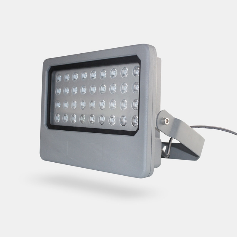 投（tóu）光（guāng）燈